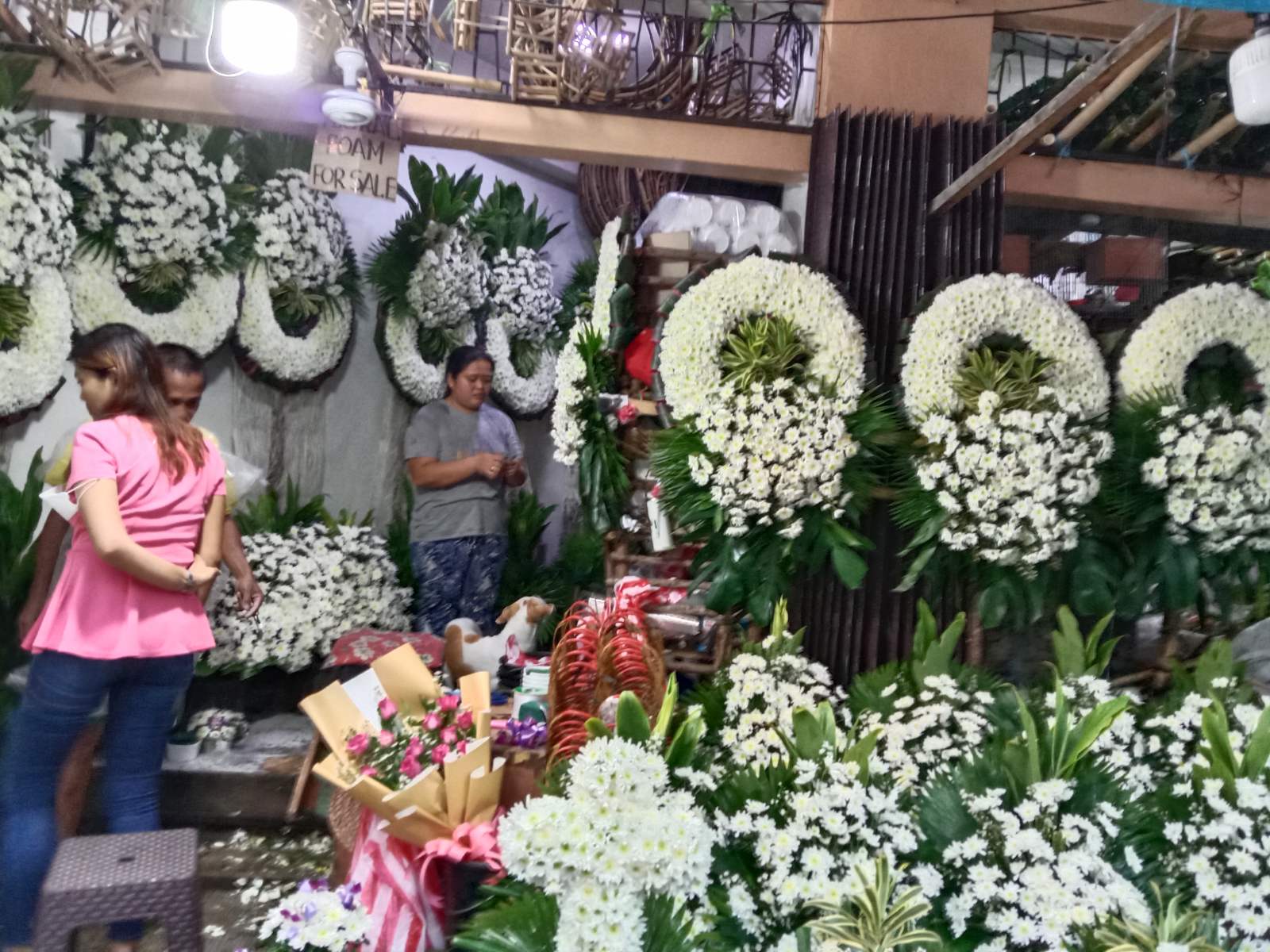 Presyo ng bulaklak  sa Dangwa, tumaas na