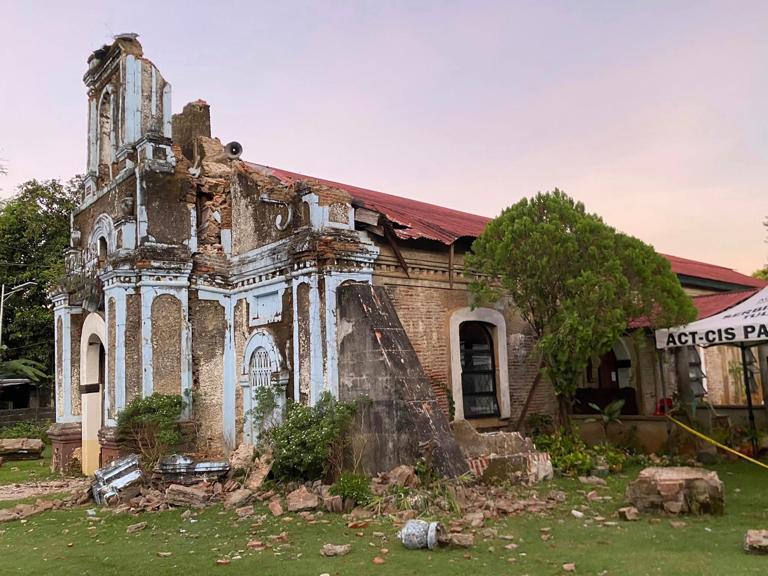 Magnitude 6.7 quake jolts North