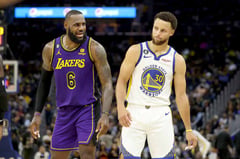 Warriors wallop rusty Lakers
