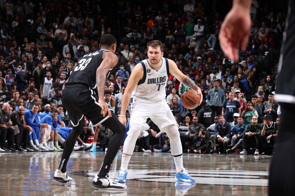 Doncic triple-double  as Mavs edge Nets