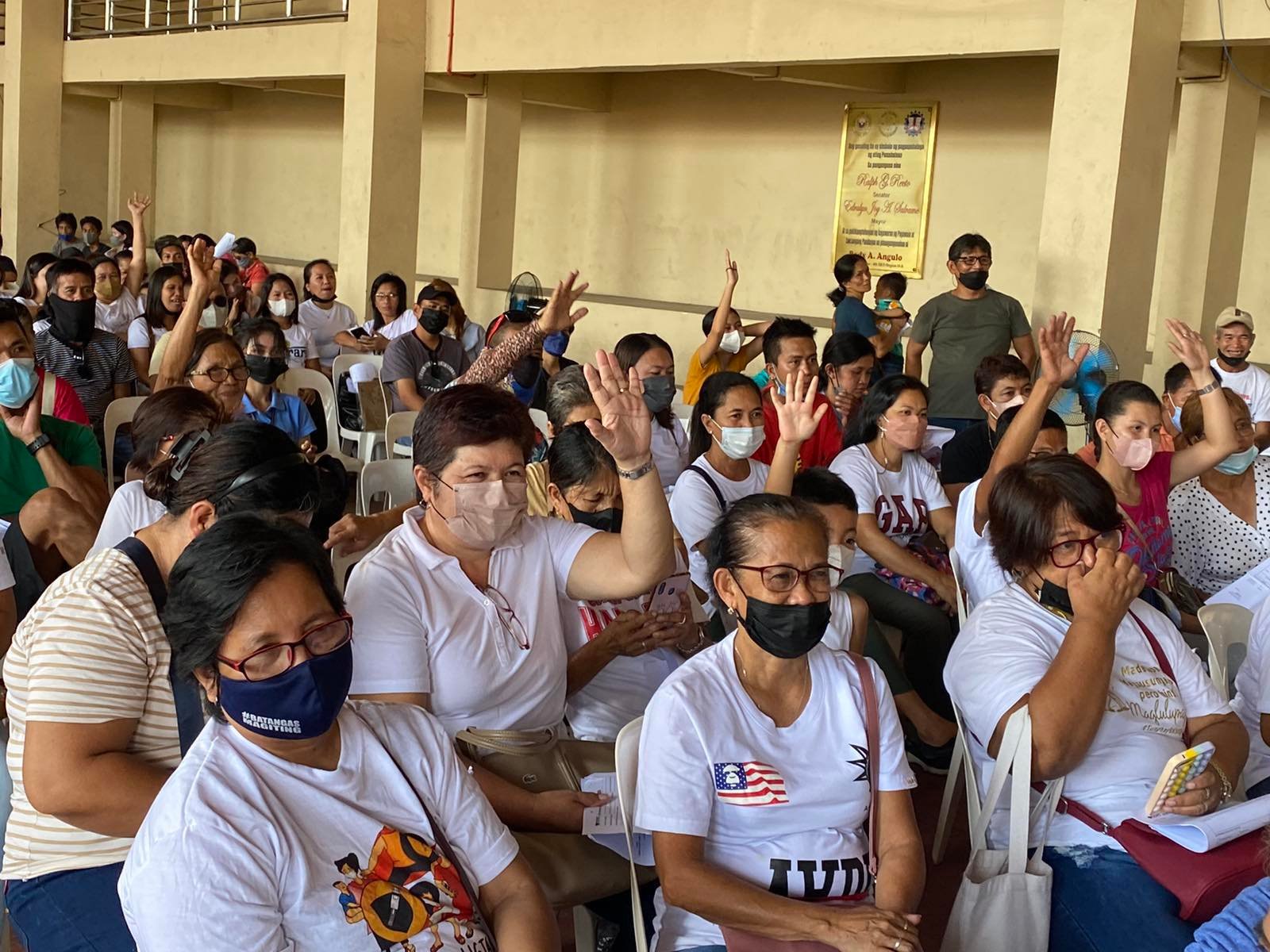 Bong Go provides aid to residents in Ibaan, Batangas