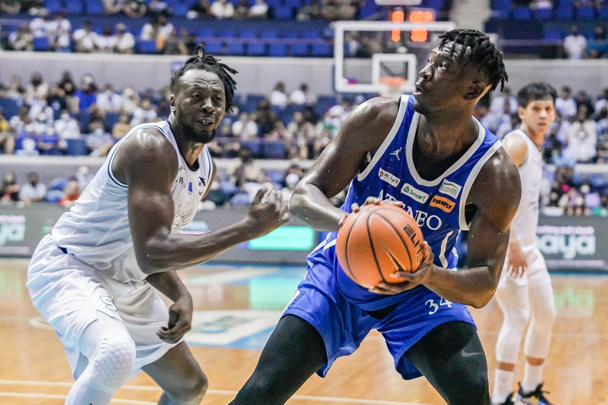 Ateneo pips Adamson, grabs top spot