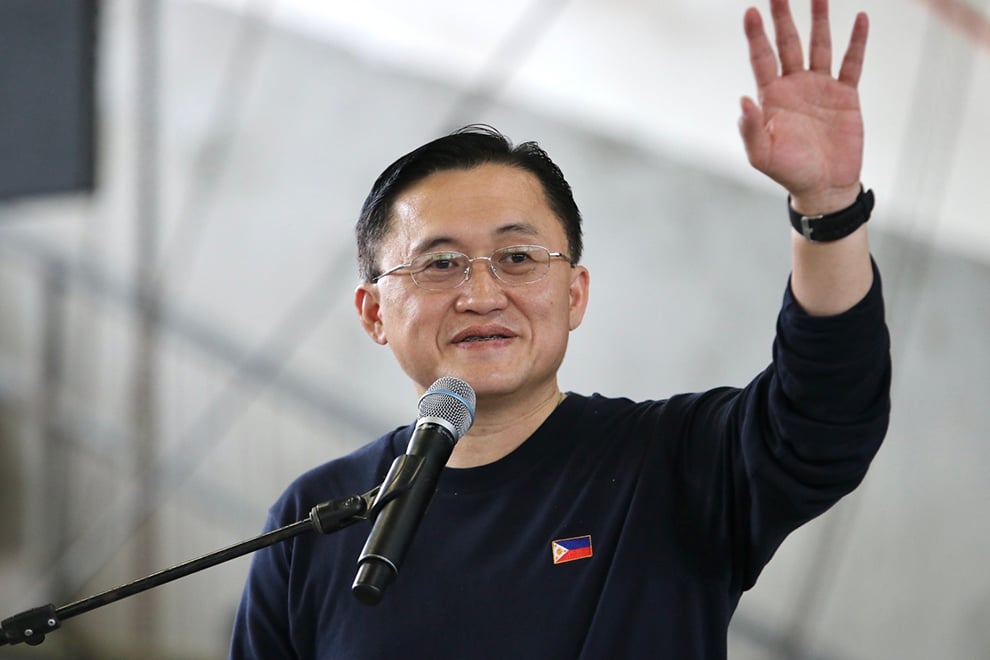 Bong Go aids Samal Island fire victims