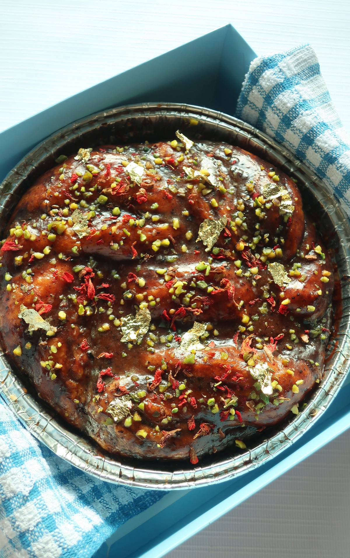 <strong>Photographs by Dolly Dy-Zulueta for the Daily Tribune</strong><br />Chef Dennis Hipolito's oh-so-good EnsayBabka.