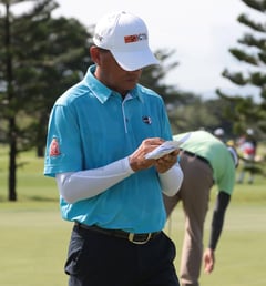 Miñoza fires 69
