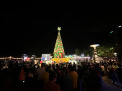 CeleBright the return of the giant Christmas Tree in SM By The Bay Firefly asks Filipinos to celebrate Christmas as one nation