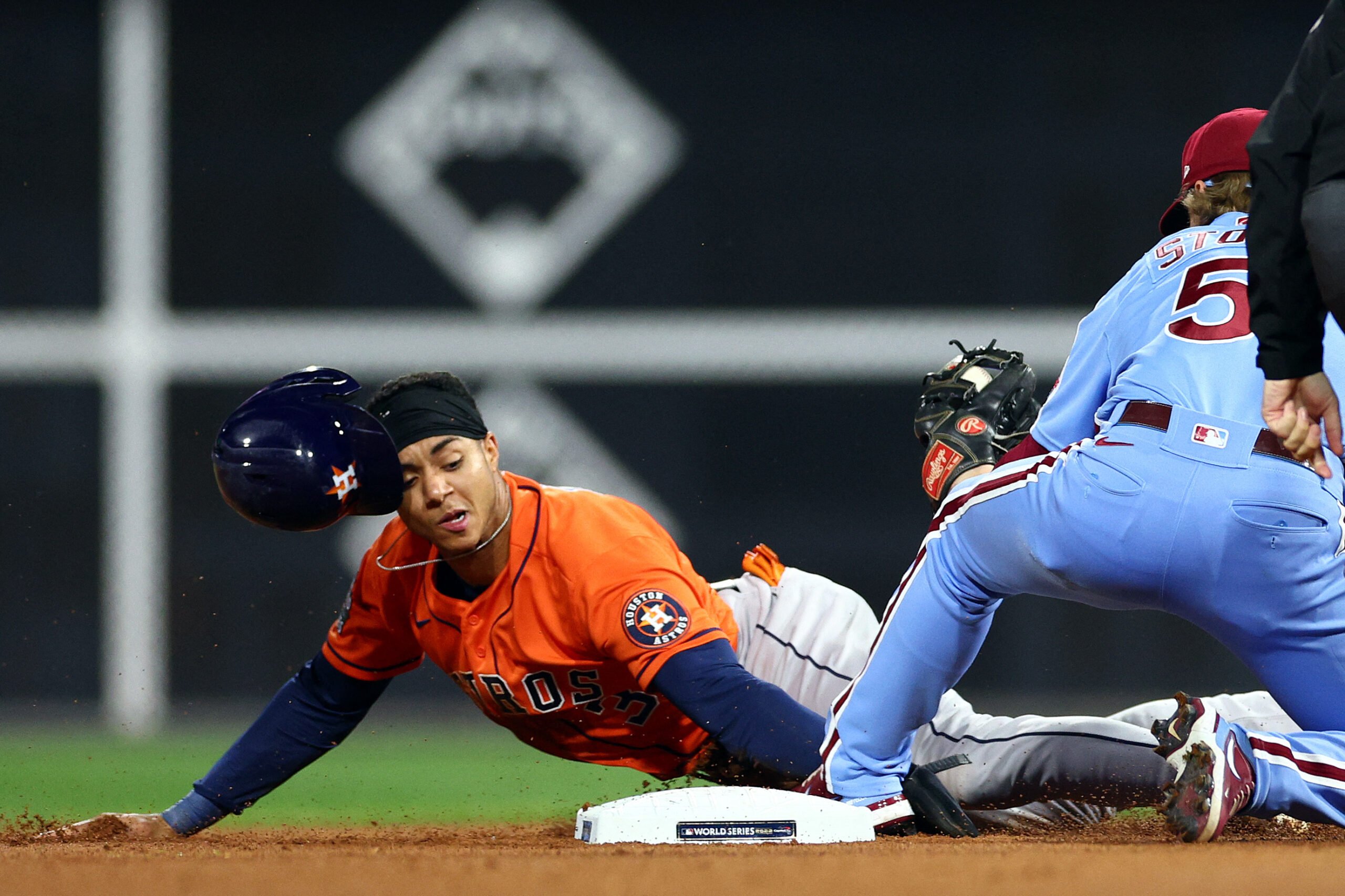 JEREMY Peña hits a home run to spark the Houston Astros to a 3-2 win over the Philadelphia Phillies in Game 5 of the best-of-seven World Series. | ELSA/AGENCE FRANCE-PRESSE