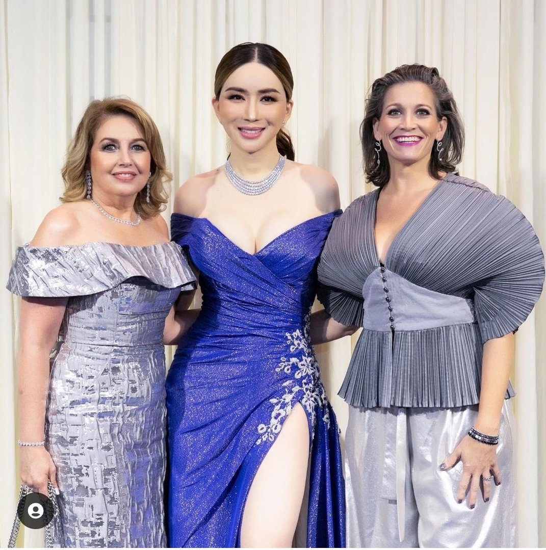 Photograph courtesy of ig/annejkn<br />ANNE Jakrajutatip with Miss Universe president Paula Shugart and CEO Amy Emmerich.