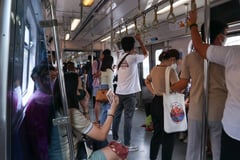 LRT-2 ends free ride program