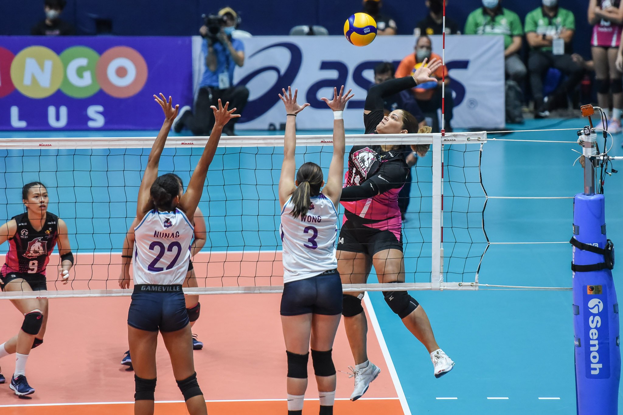 Rivera resets PVL mark