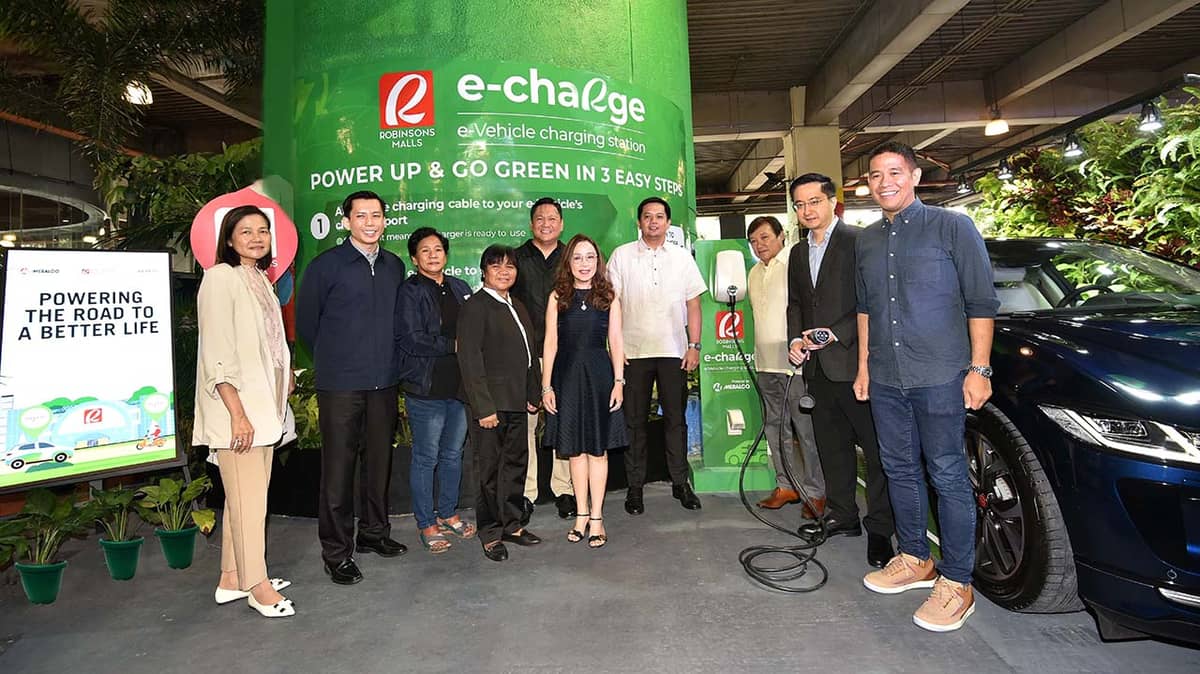 From left: Ma. Cecilia Domingo, vice president and Head of Meralco Enterprise and National Government; Patrick Aquino, Director, Energy Utilization Management Bureau-Department of Energy; Victoria Elmaga, Supervising Officer, Local Government of Quezon City; Corazon Medes, Chief of Green Transport Office, Quezon City Department of Public Order and Safety; Edmund Araga, President, Electric Vehicle Association of the Philippines; Arlene G. Magtibay, RLC Senior vice president and General Manager; Ferdi Raquelsantos, chairman Emeritus, Electric Vehicle Association of the Philippines; Faraday Go, RLC Executive Vice President; Raymond Ravelo, First Vice President and Chief Sustainability Officer of Meralco and President/CEO of eSakay; and Atty. Mark Steven Pastor, Department of Transportation Undersecretary for Legal Affairs, Road Transport and Infrastructure.