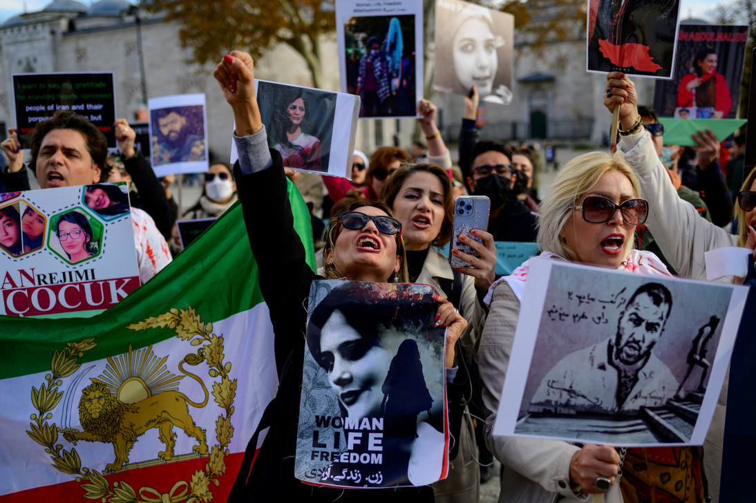 Iran bank manager fired for serving unveiled woman