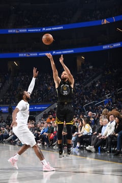 Curry, Warriors whip Cavaliers
