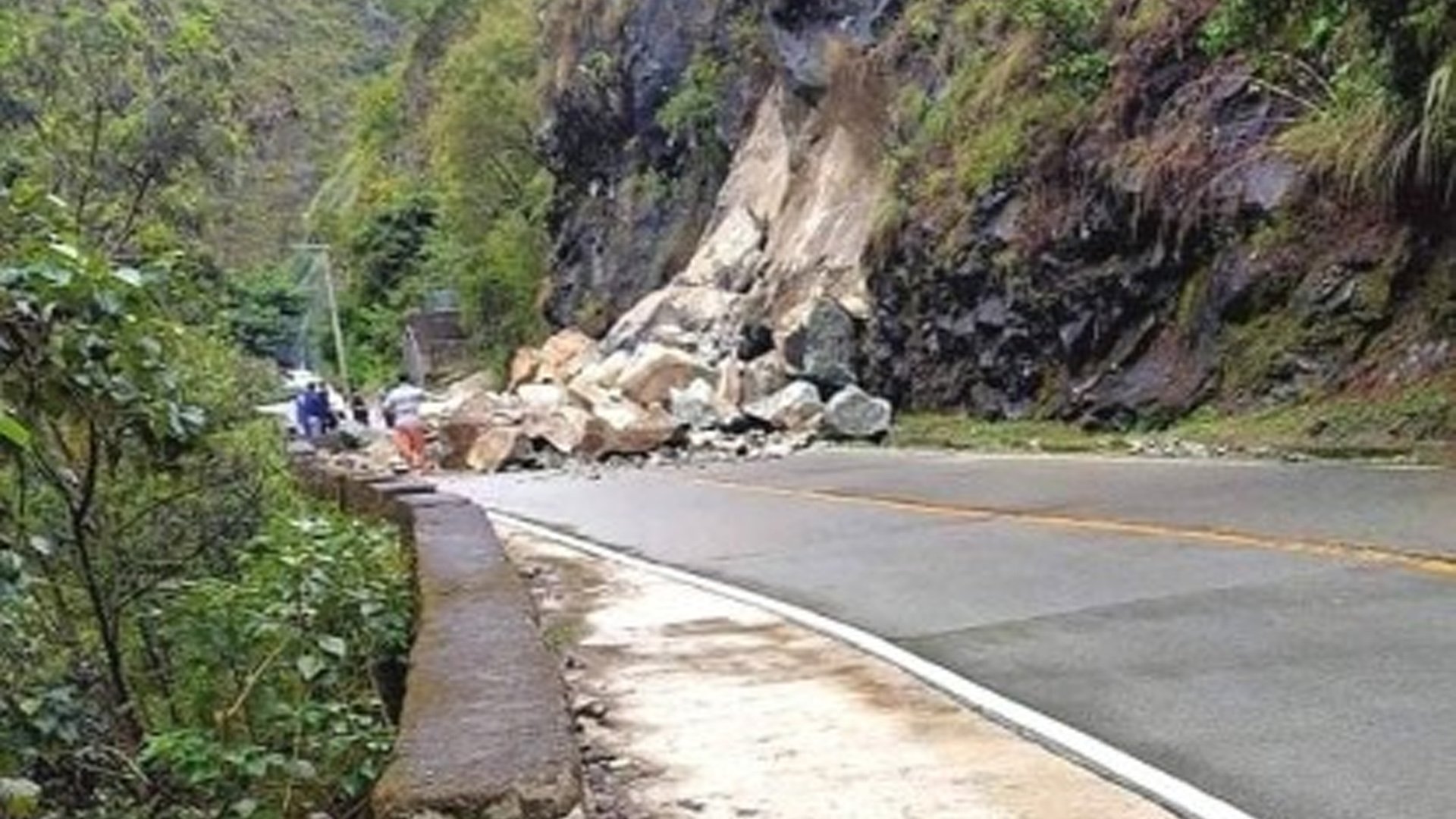 Most Cordillera national roads still closed