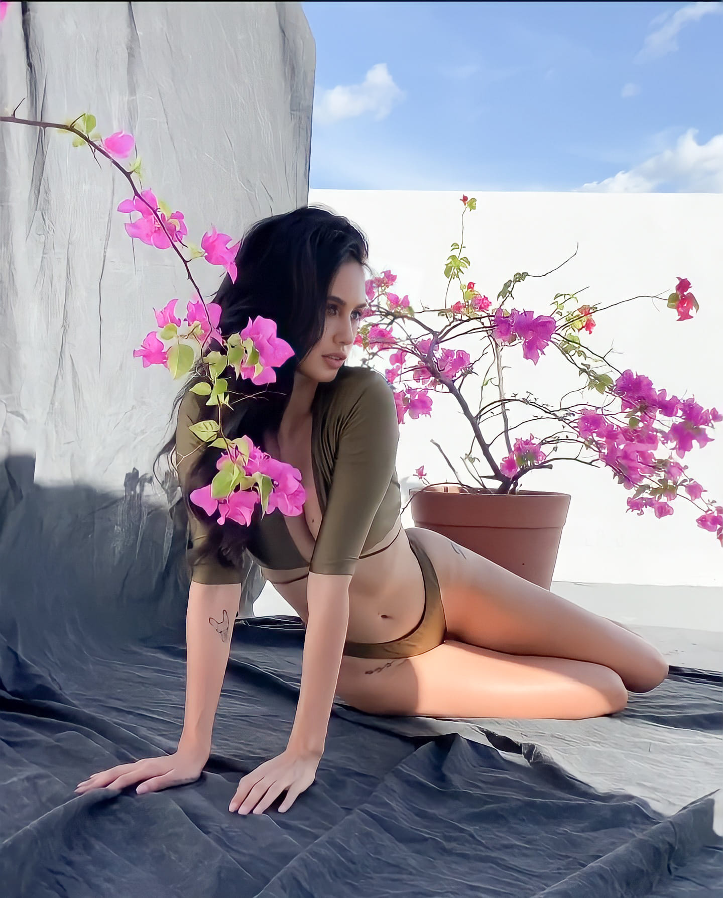 Celeste Cortesi, may pasabog