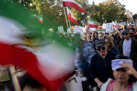 Iran rioters kill 2 Guards, paramilitary