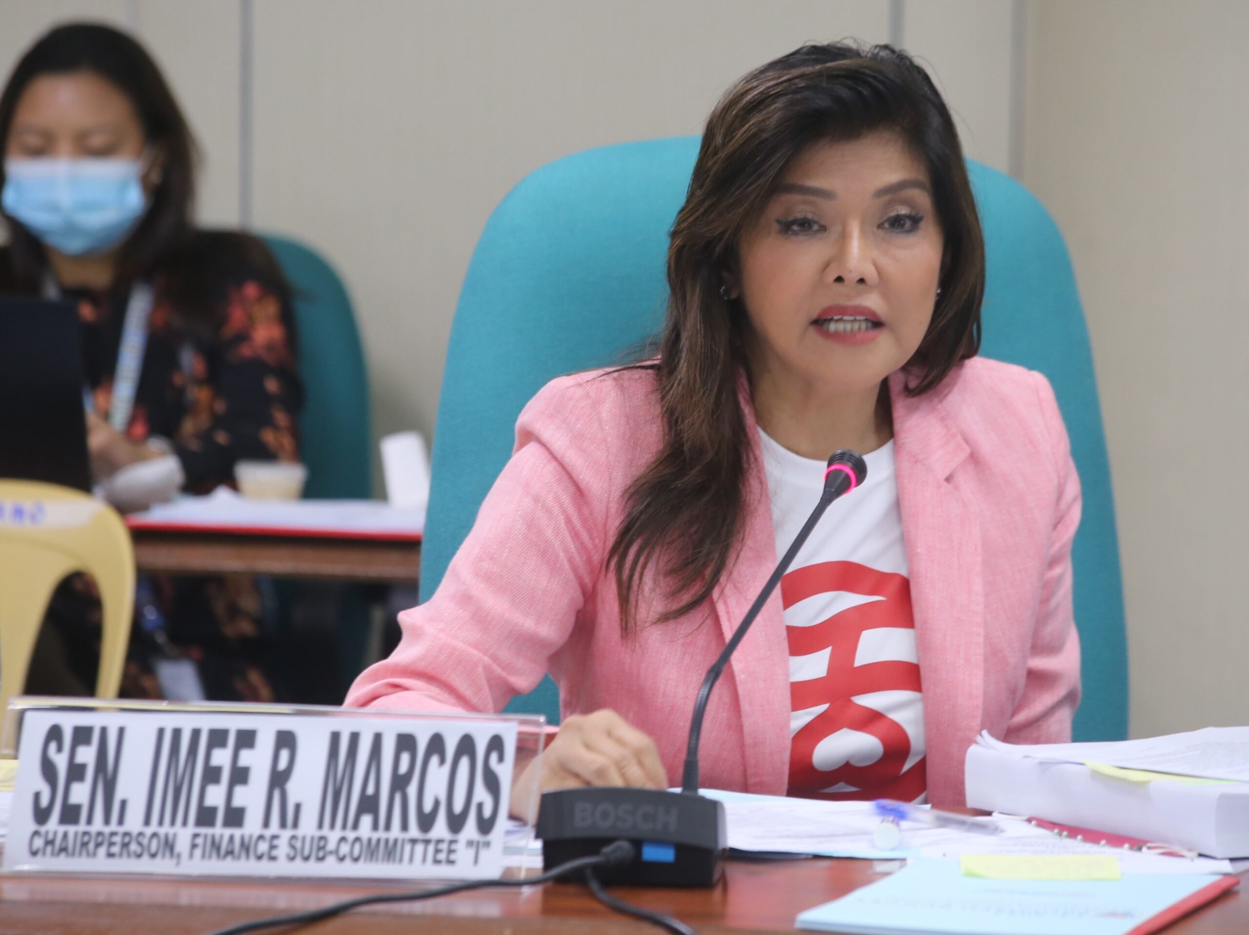 PNP shoots itself in the foot for allowing civilians carry high-powered guns – Imee