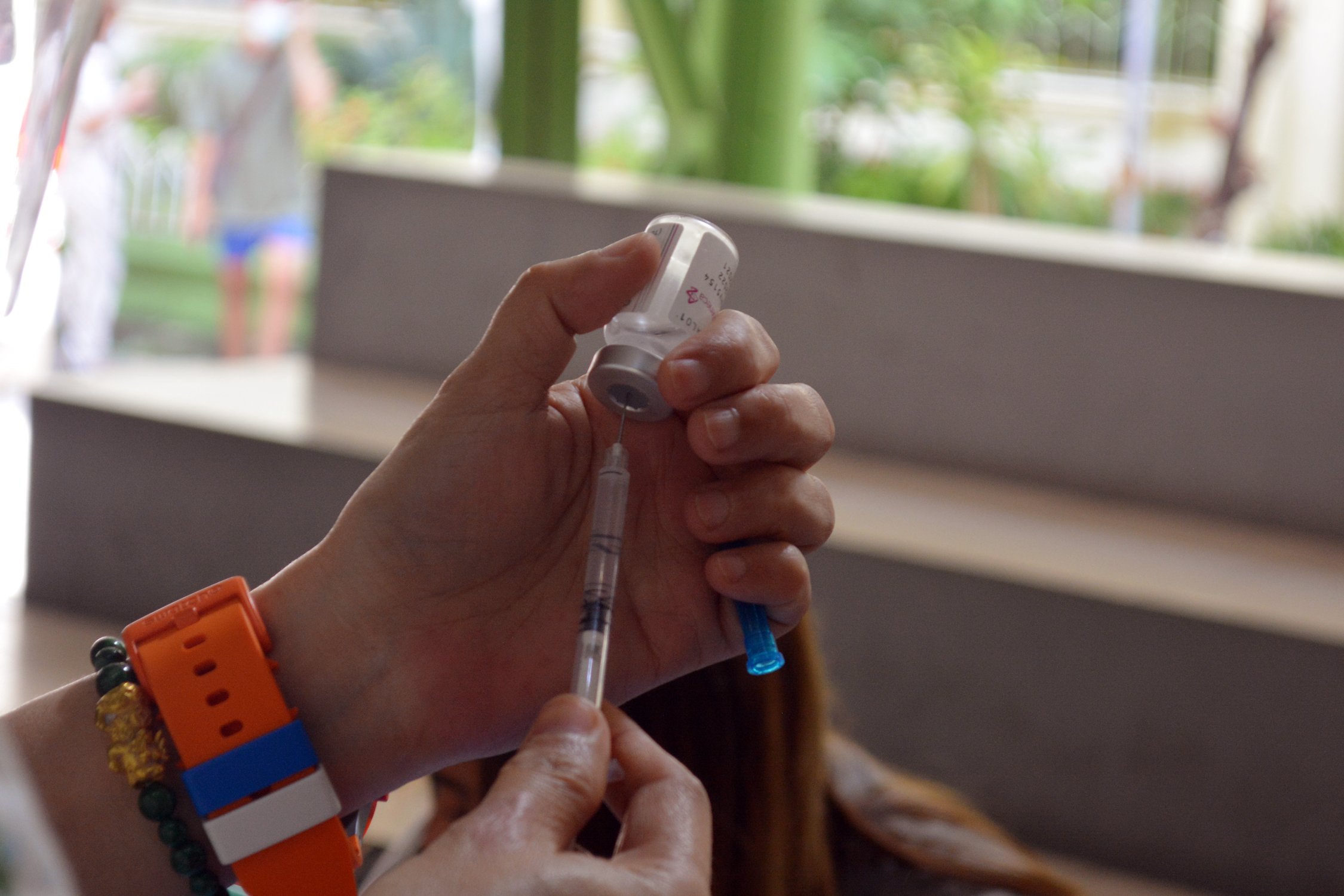 Vaccine delays put lives at risk — physician
