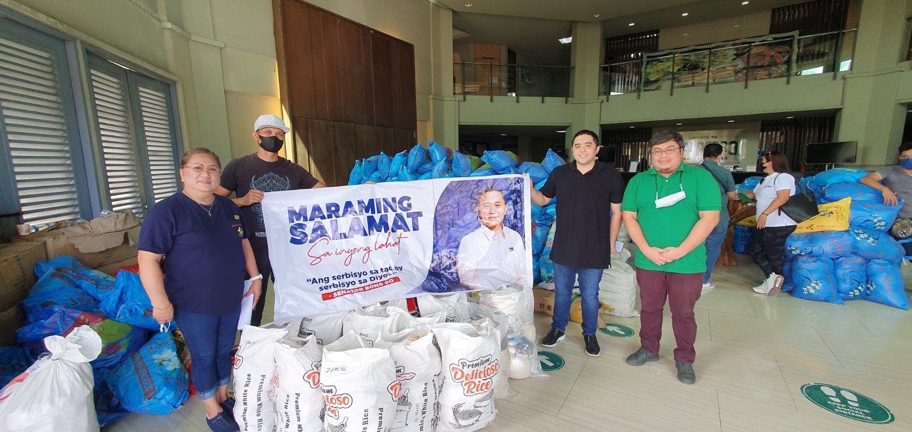 Bong Go’s office provides aid to Typhoon Paeng victims in San Pedro, Laguna