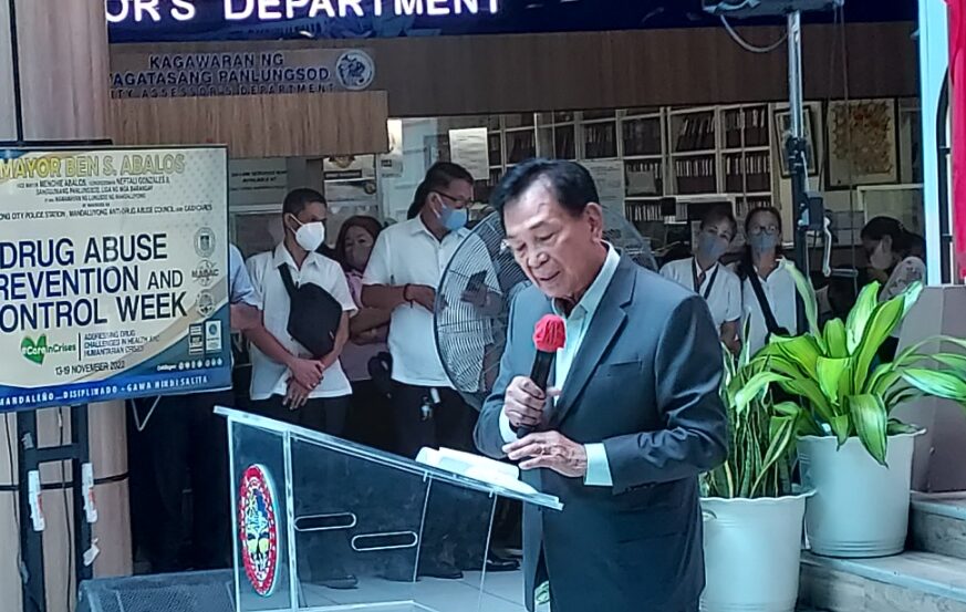 Mandaluyong permanent employee received incentives