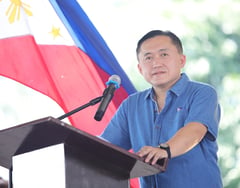 Bong Go aids more displaced workers in Polangui, Albay