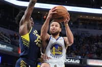Stephen Curry of the Golden State Warriors against the Indiana Pacers. Photo by ANDY LYONS / GETTY IMAGES NORTH AMERICA / Getty Images via AFP