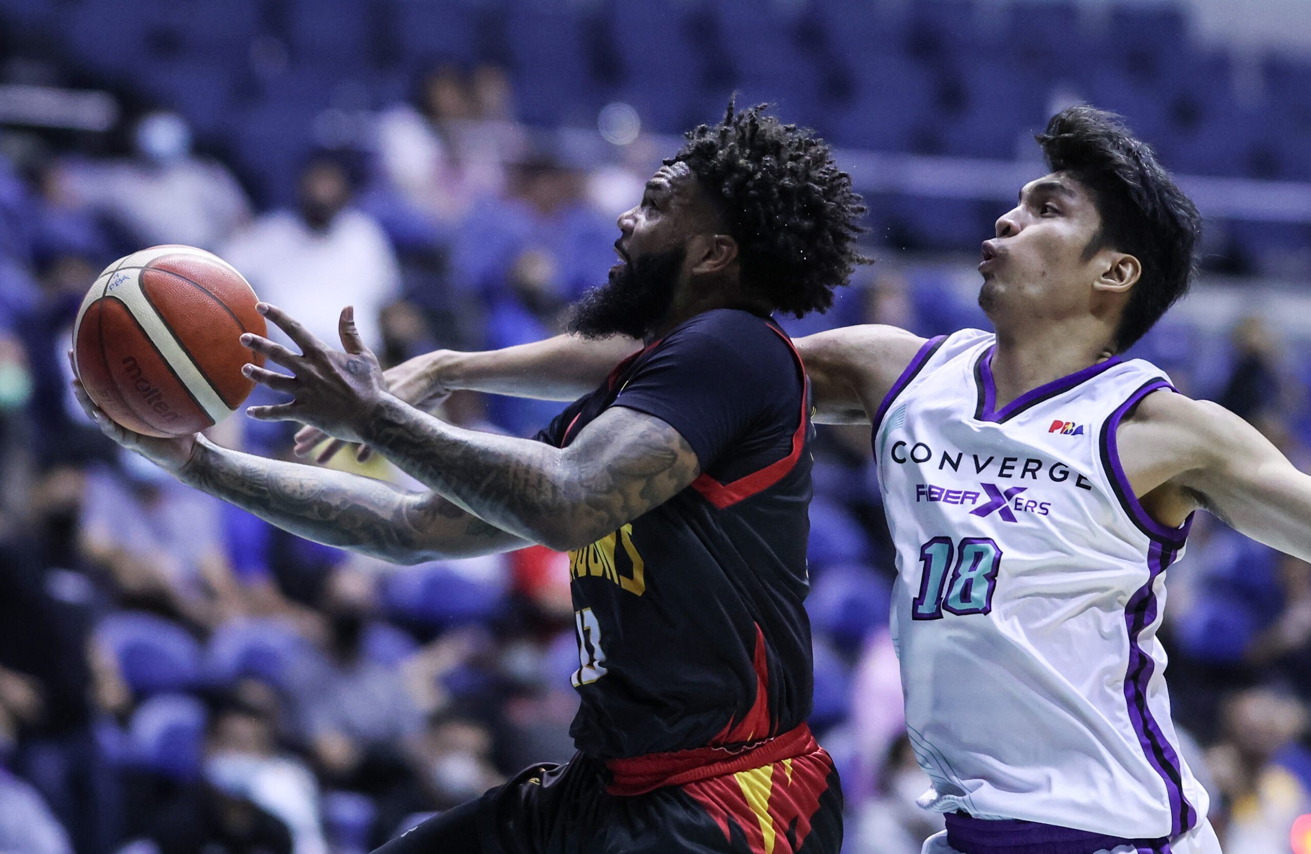 Myles Powell and the Bay Area Dragons are the biggest thorns in Rain or Shine’s path in the playoffs of the PBA Commissioner’s Cup.    Photo by Rio Deluvio