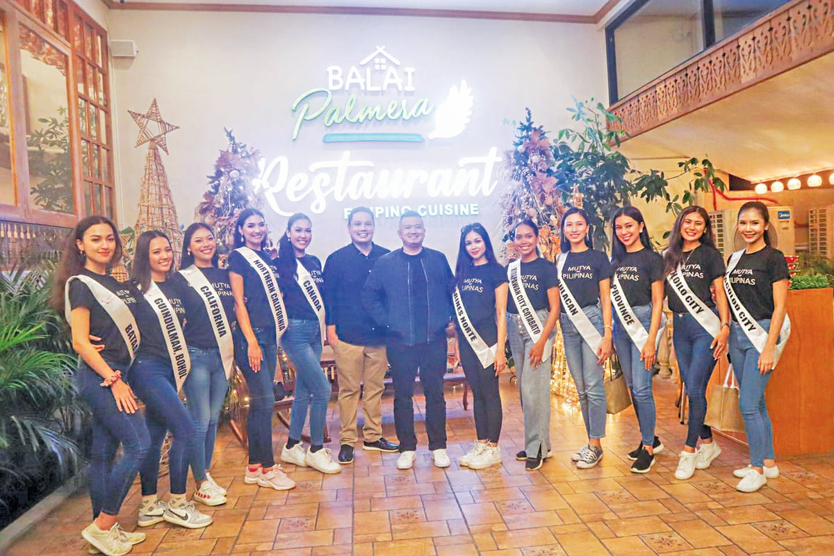 Balai Palmera restaurant owners welcome beauties to their restaurant.