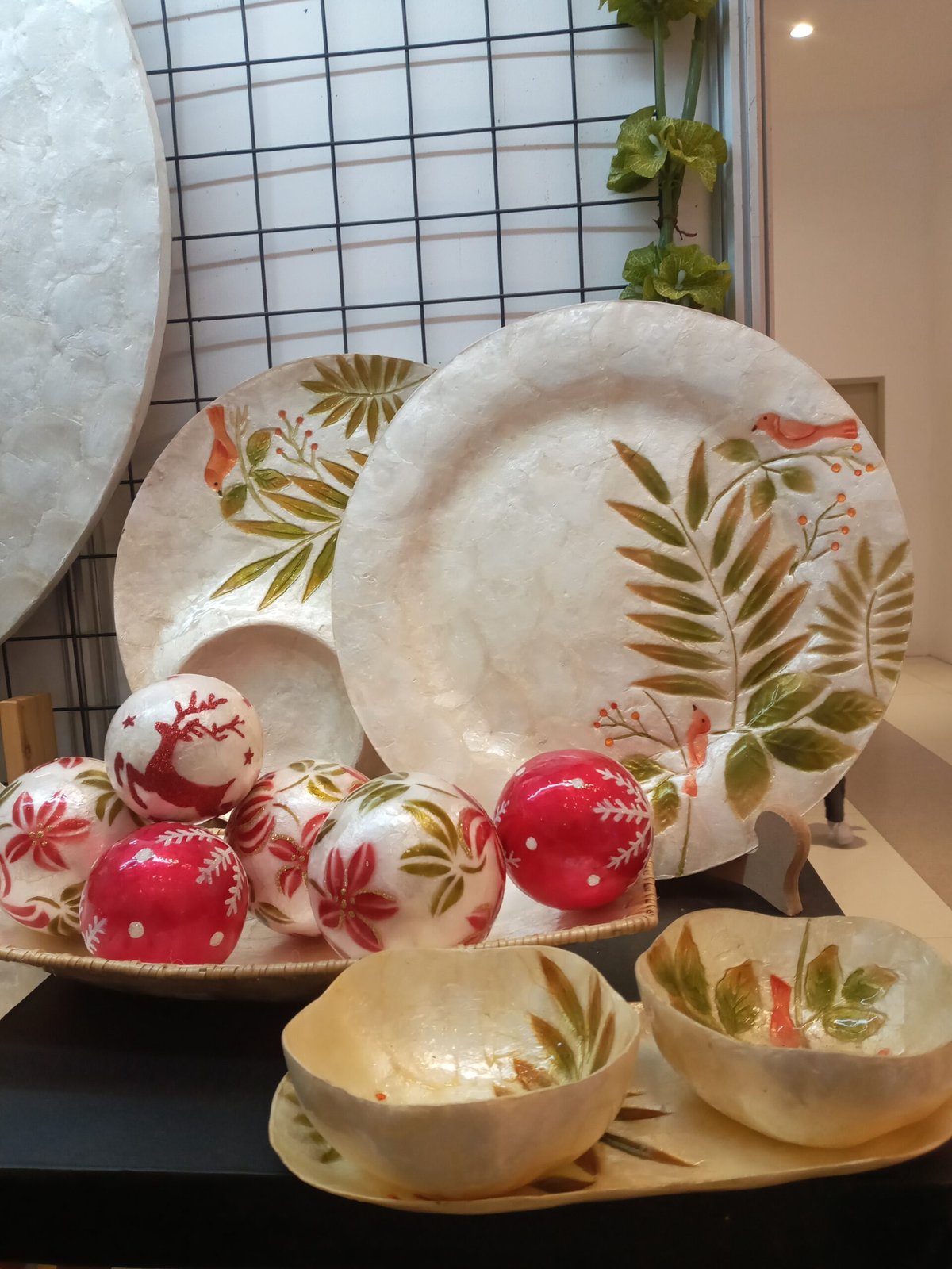 Proudly<br />Filipino-made crafts.
