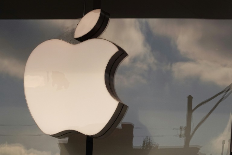 Apple abandons electric car plans