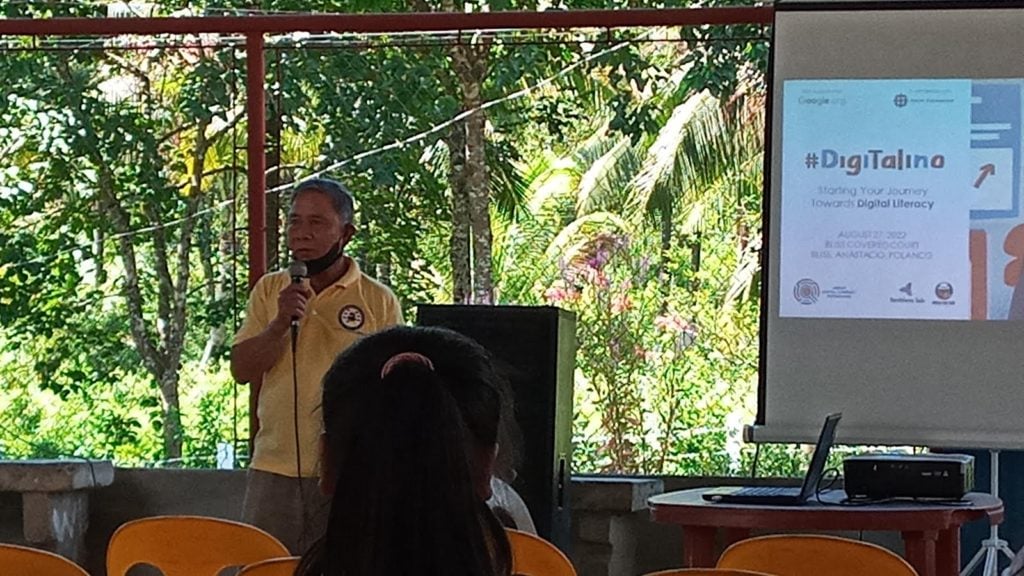 Helping the elderly spot misinformation through the ASEAN Digital Literacy Program supported by Google.org