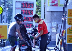 Merry Christmas: Big oil price rollback