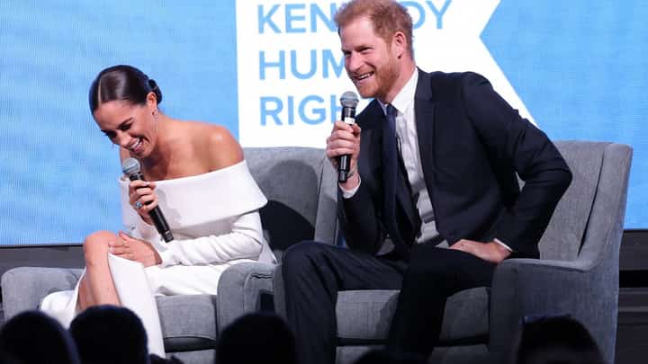 Meghan, Duchess of Sussex, and Prince Harry, Duke of Sussex, speak onstage at the 2022 Robert F. Kennedy Human Rights Ripple of Hope Gala at New York Hilton on 6 December 2022 in New York City. (Photo by Mike Coppola / GETTY IMAGES NORTH AMERICA / Getty Images via AFP)