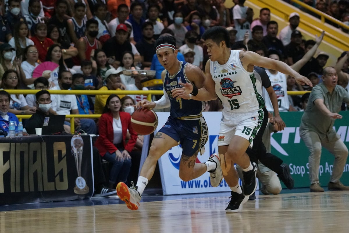Gabo, Vanguards draw first blood