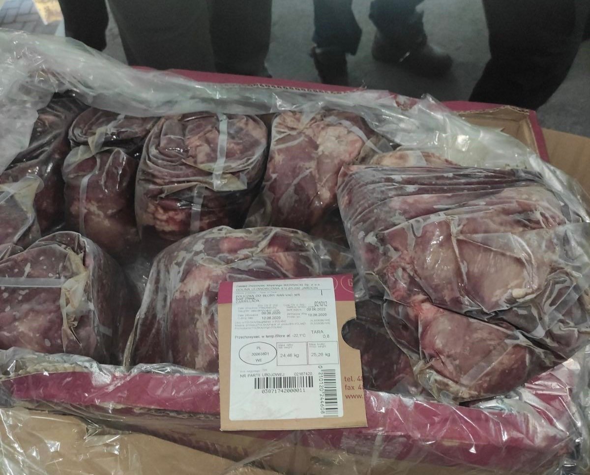 Smuggled frozen food seized