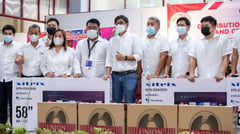 TV, fans ipinamahagi sa mga paaralan sa Navotas