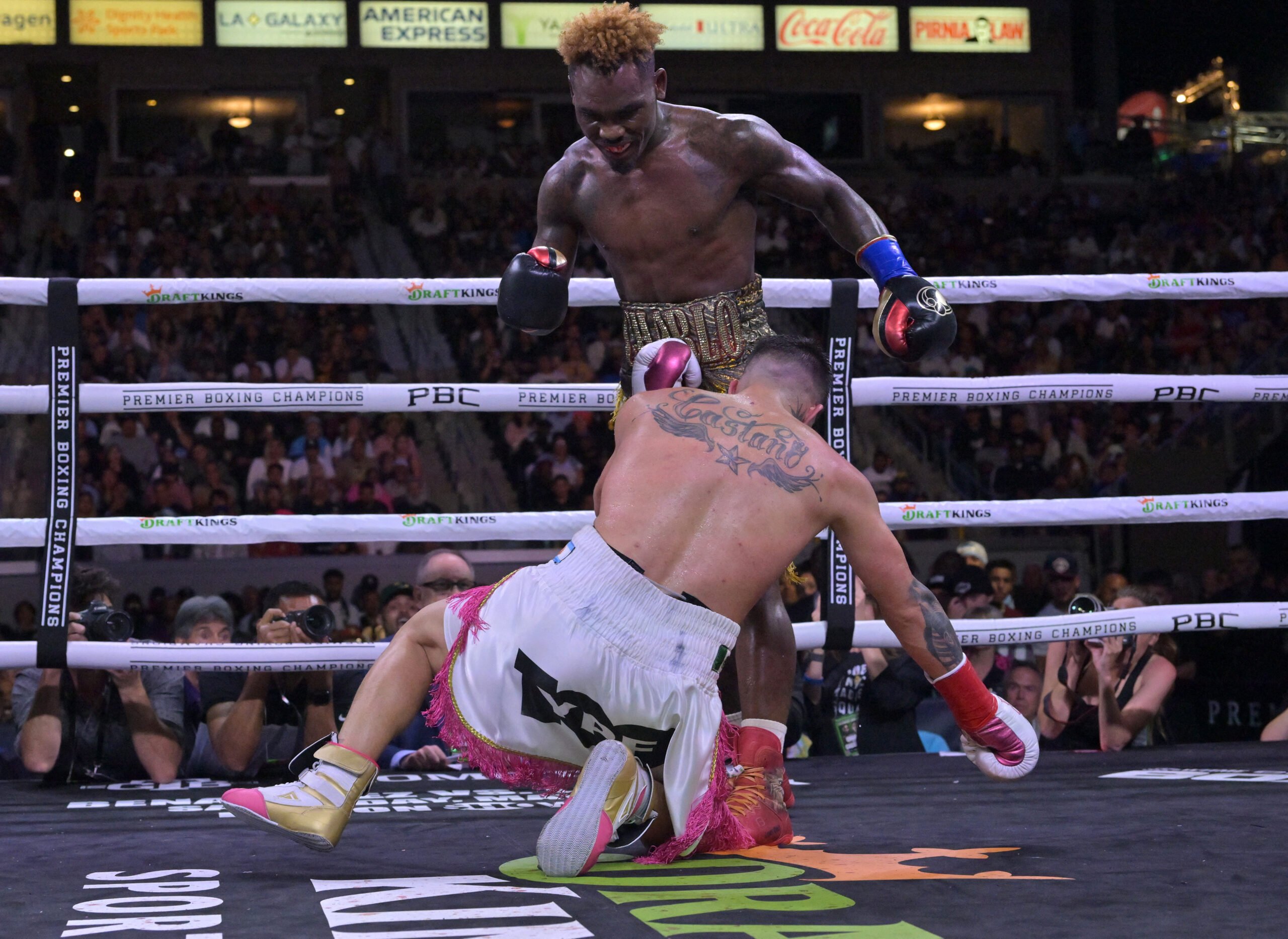 Charlo injury postpones Tszyu defense