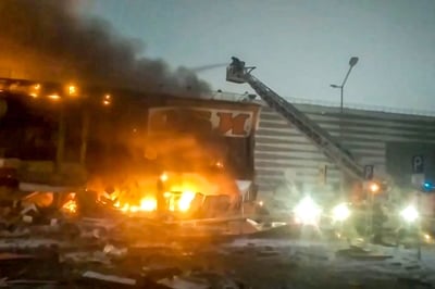 One killed as huge fire engulfs giant mall outside Moscow