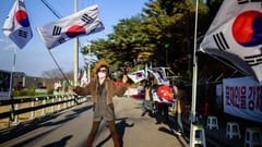 Protests bedevil ex-prime minister