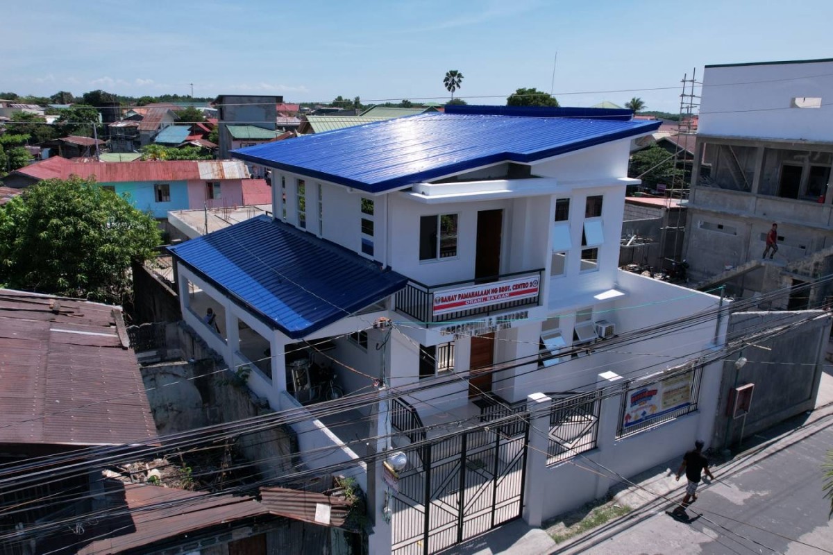 DPWH completes  seniors’ building