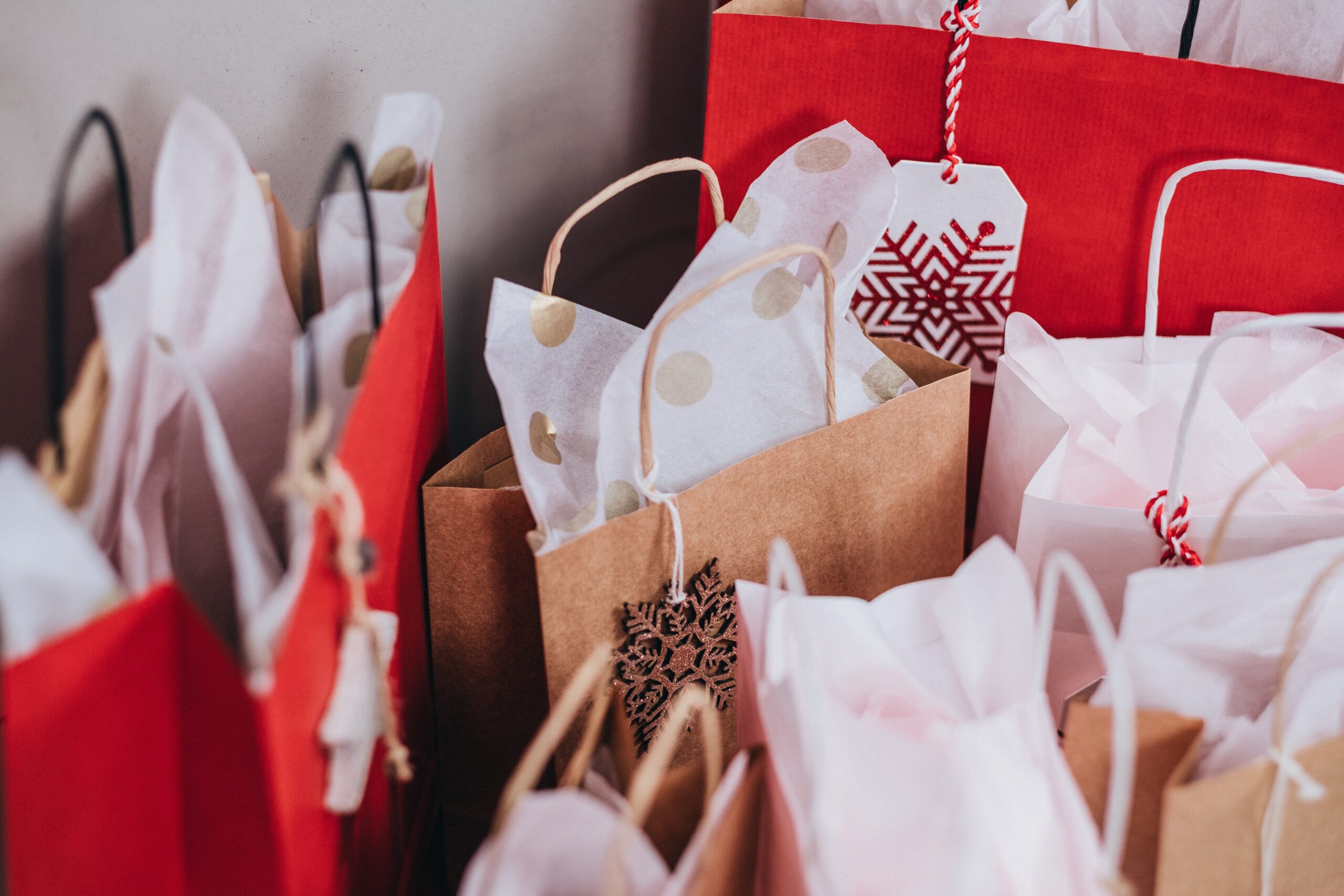 Versola: Shop but keep criminals at bay