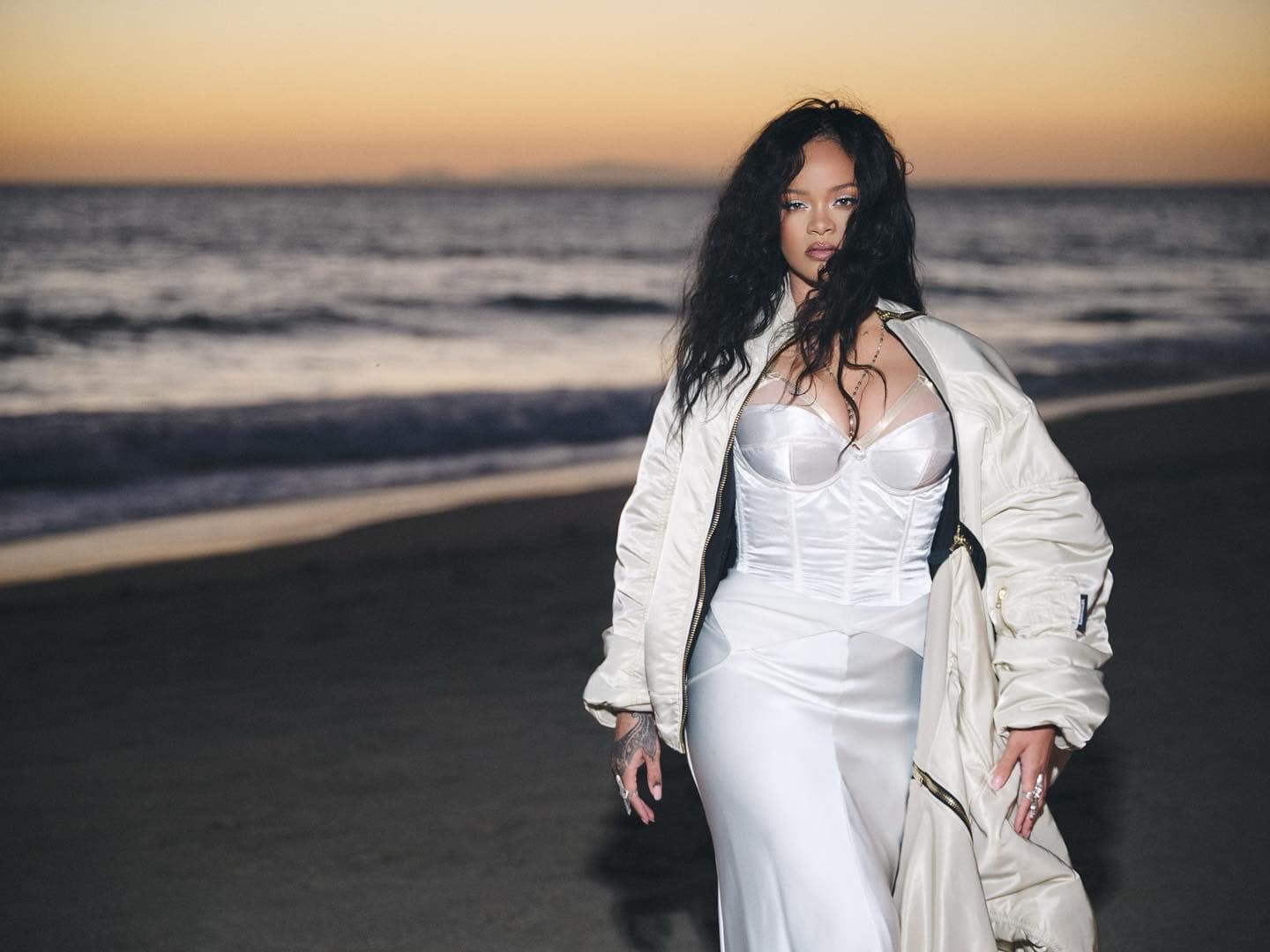 Rihanna, may baby reveal