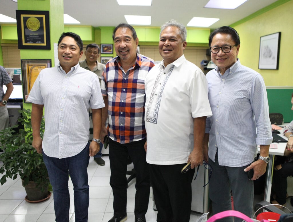 PHOTOGRAPHS BY JOEY SANCHEZ MENDOZA FOR THE DAILY TRIBUNE | (FROM left) Dennis Gelacio, Manny Angeles, Daily Tribune publisher Willie Fernandez, General Gregorio Pio Punzalan Catapang Jr. and Noel Cruz.