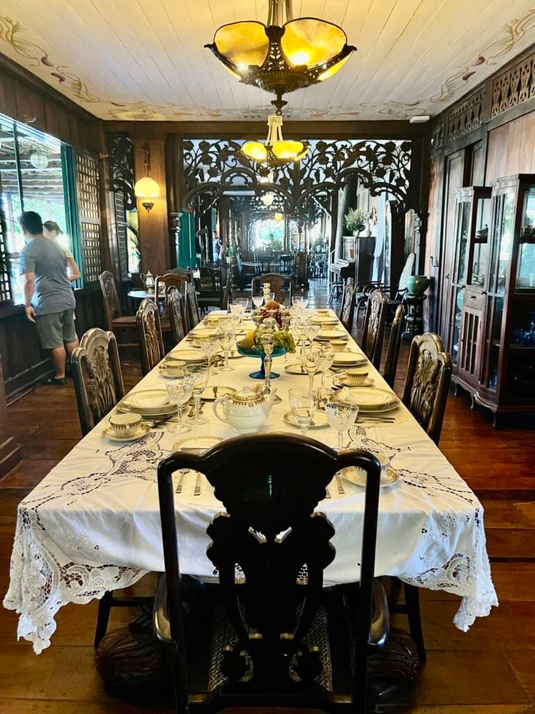 The comedor beckons The dining room in full regalia for the next fiesta.