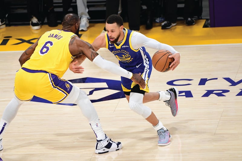 Lakers oust Warriors; Heat reach East finals