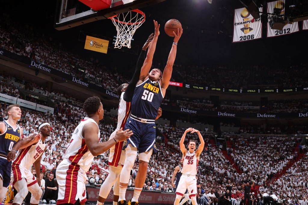 Gordon, Brown step up for Nuggets in game 4 win
