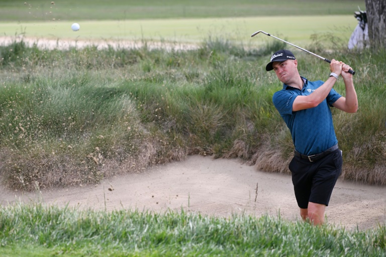 Par-3 15th puzzles top contenders
