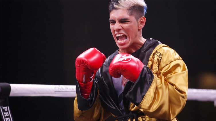 Martinez halts Bornea, retains super-fly belt