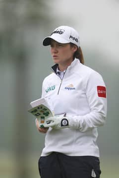 Maguire strikes late for Women’s PGA top spot