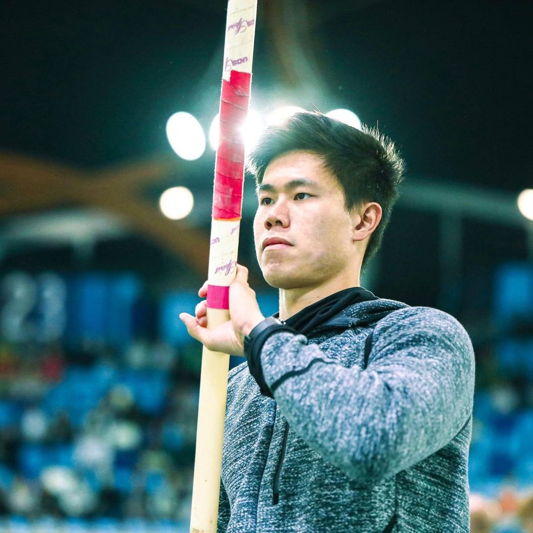 Obiena resets Phl, Asian pole vault records